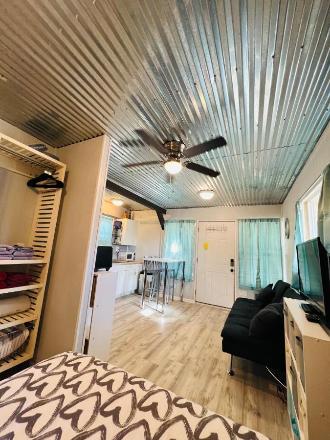 Elegant 1Br 1Ba Tiny Home/Free Parking/ Near Lake Marble Falls Exterior photo