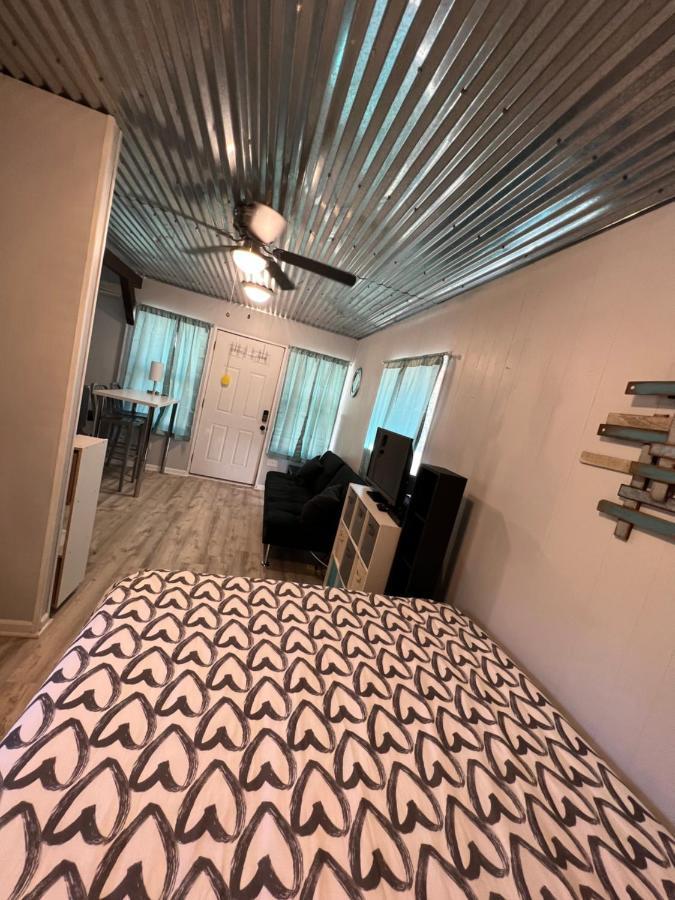 Elegant 1Br 1Ba Tiny Home/Free Parking/ Near Lake Marble Falls Exterior photo